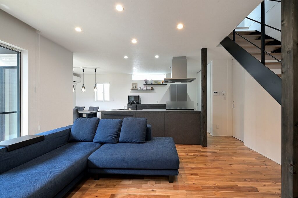 プライベートを守り生活感を見せない家／安城市