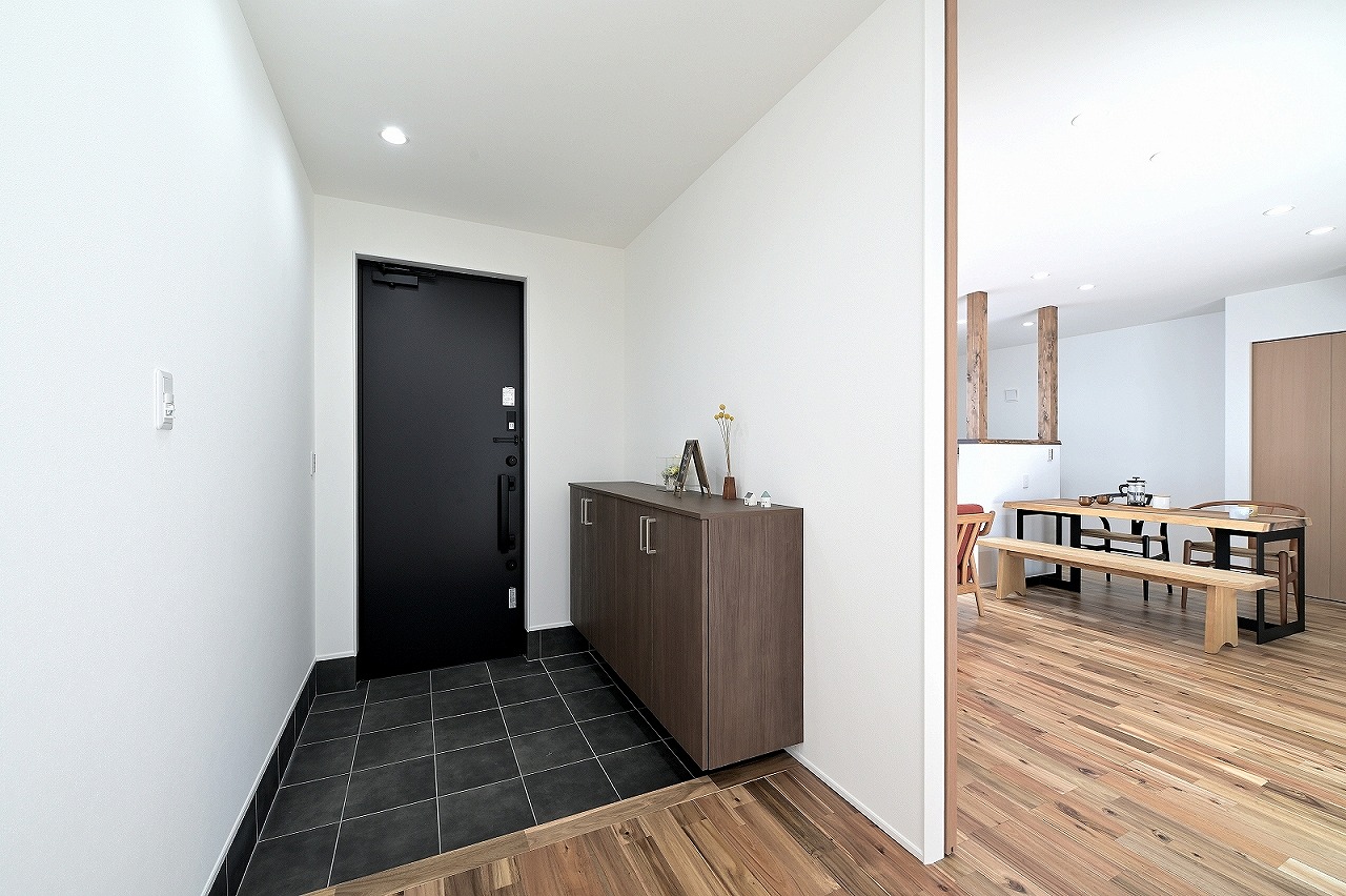 中庭から光が注ぐ快適空間／高浜市 GALLERY