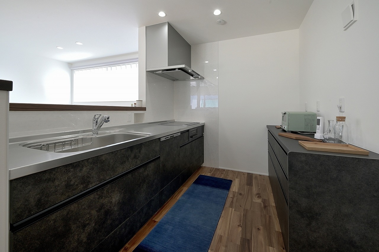 中庭から光が注ぐ快適空間／高浜市 GALLERY