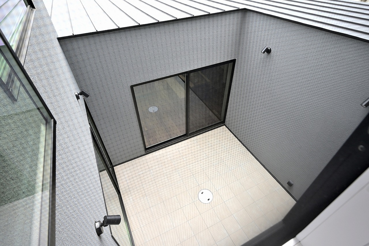 中庭から光が注ぐ快適空間／高浜市 GALLERY