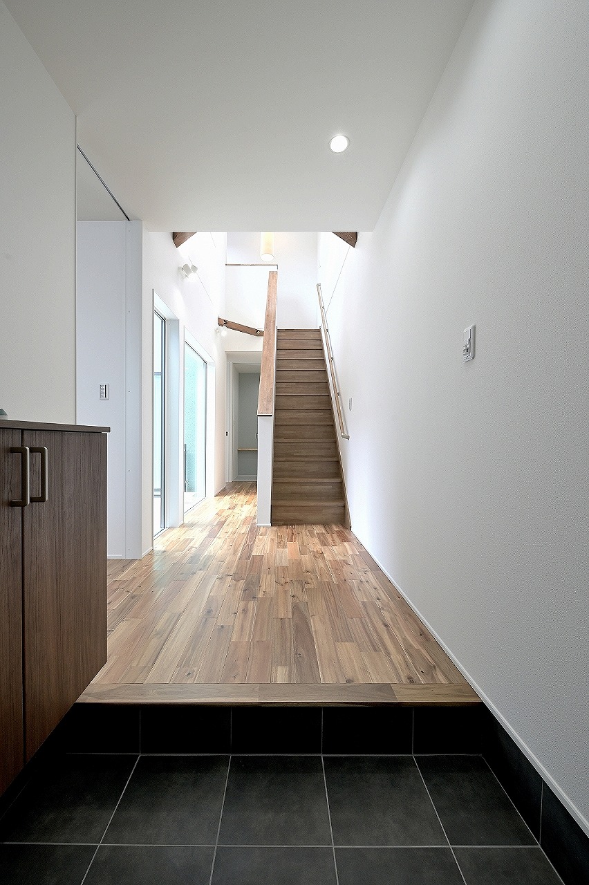 中庭から光が注ぐ快適空間／高浜市 GALLERY