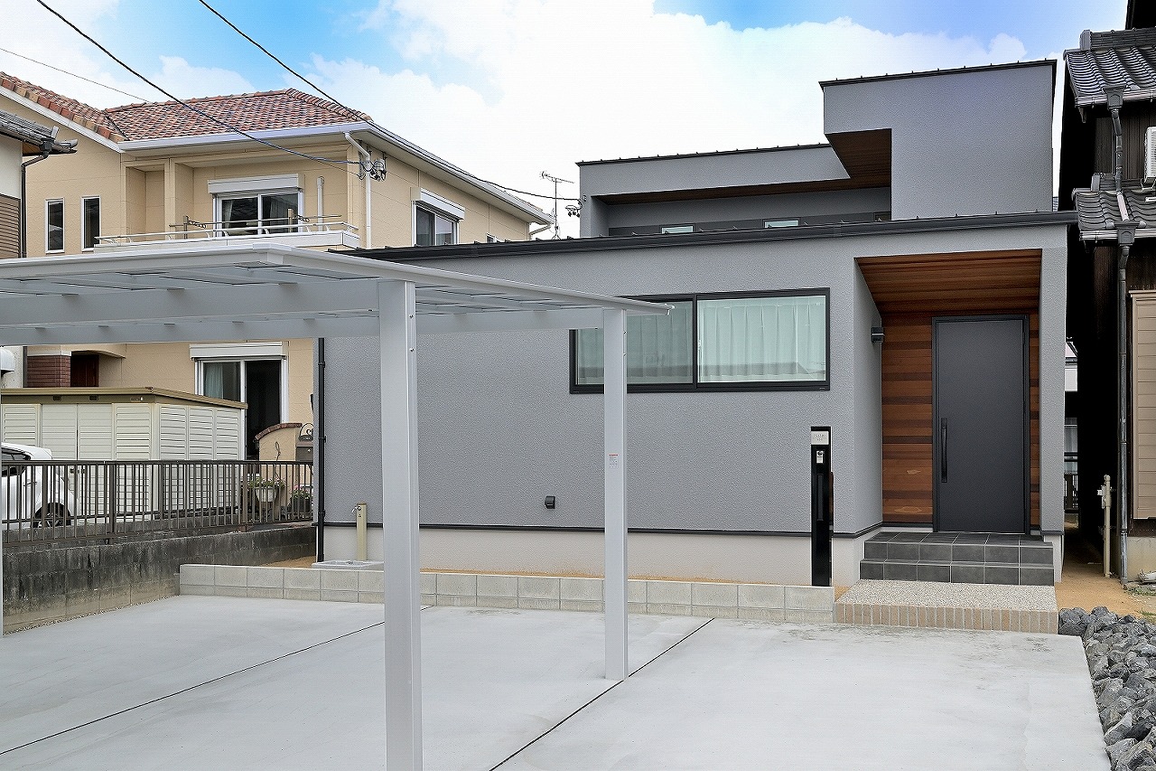 中庭から光が注ぐ快適空間／高浜市 GALLERY