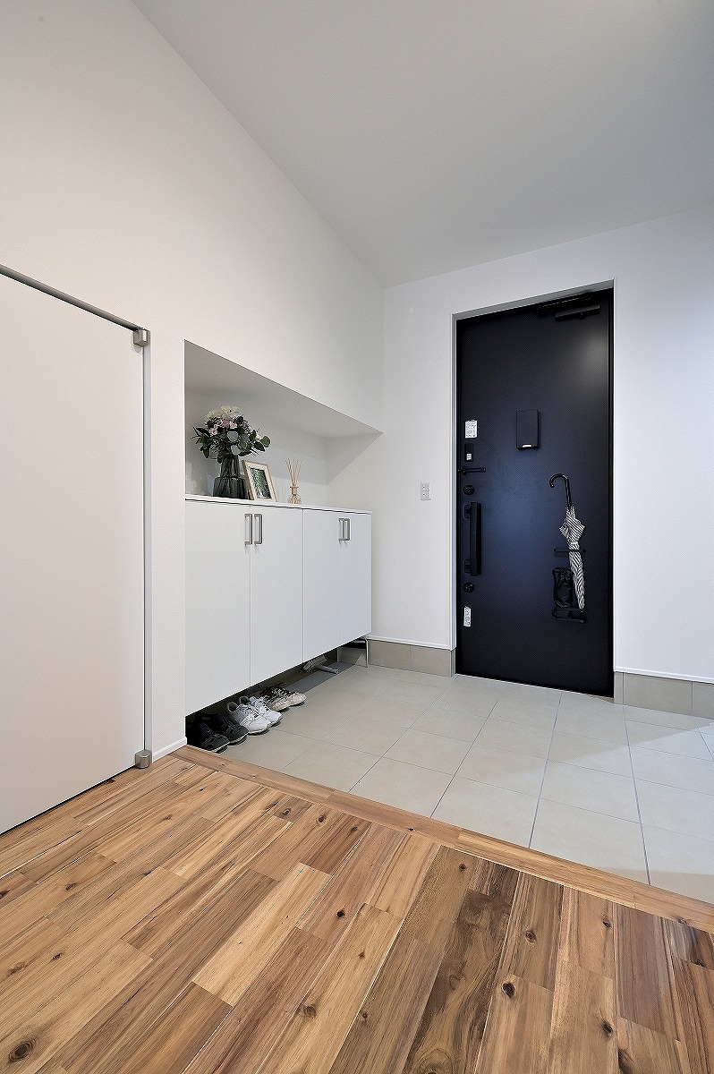 黒✕木目がよく似合うモダンハウス／西尾市 GALLERY