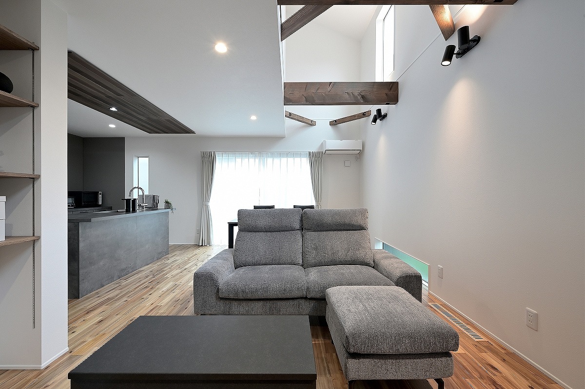 黒✕木目がよく似合うモダンハウス／西尾市 GALLERY