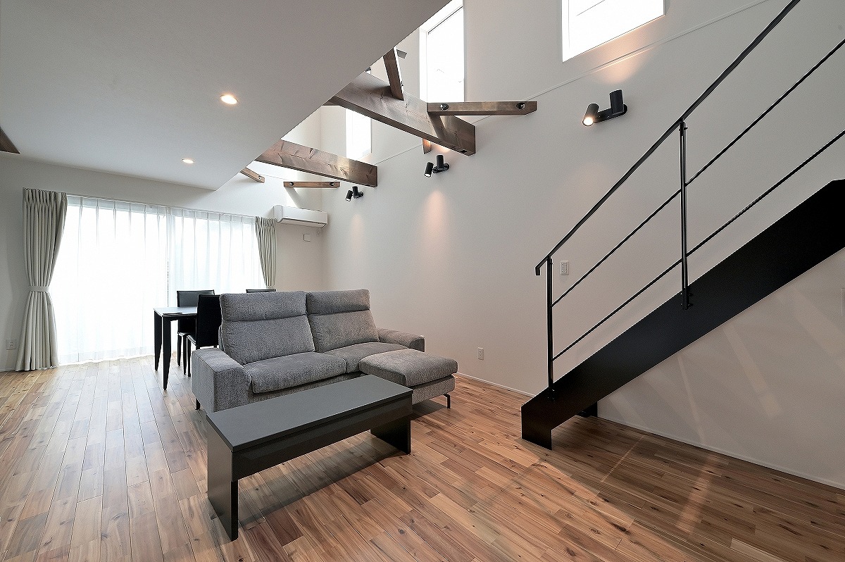 黒✕木目がよく似合うモダンハウス／西尾市 GALLERY