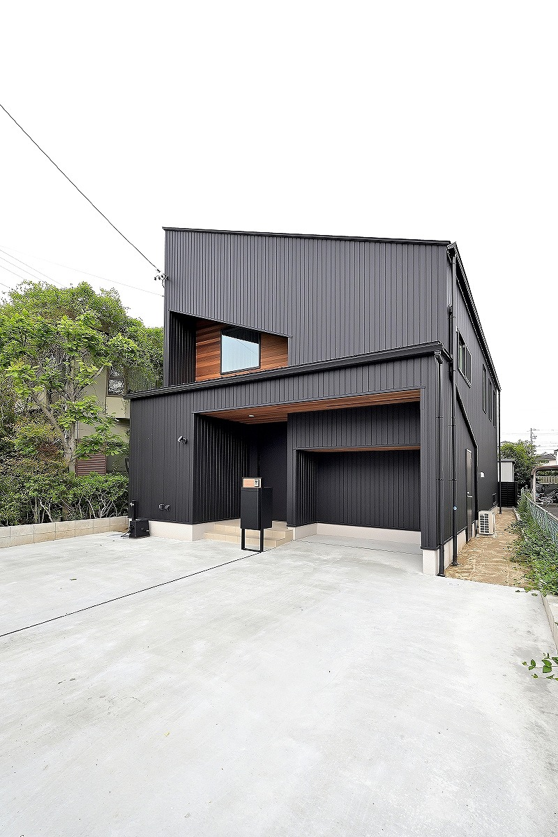 黒✕木目がよく似合うモダンハウス／西尾市 GALLERY