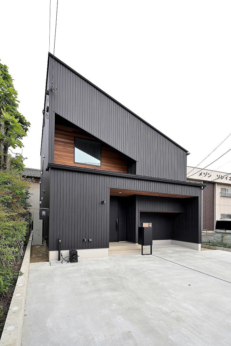 黒✕木目がよく似合うモダンハウス／西尾市 GALLERY